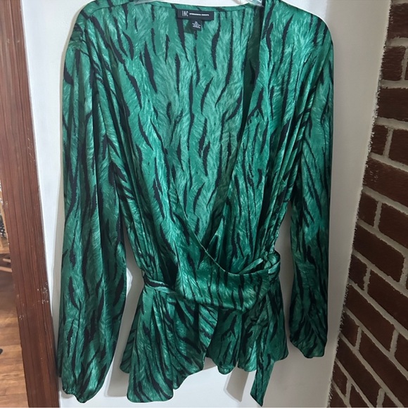 INC International Concepts Emerald Zebra satin Wrap Blouse - Picture 1 of 5